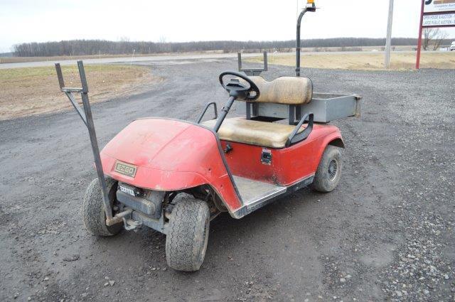 ELECT GOLF CART W/ CHARGER, DUMP, (WORKS GREAT)