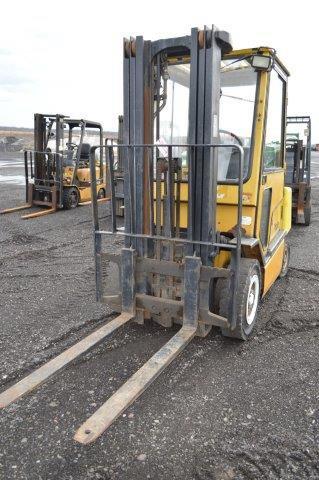 YALE FORKLIFT W/7,524 HRS, 4750# LIFT, CAB, GAS
