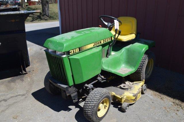 JD 318 LAWN TRACTOR, 48" DECK, HYDRO, (NEEDS ENG. WORK)