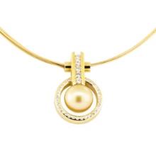 0.61 ctw Diamond and Pearl Pendant And Chain - 18KT Yellow Gold
