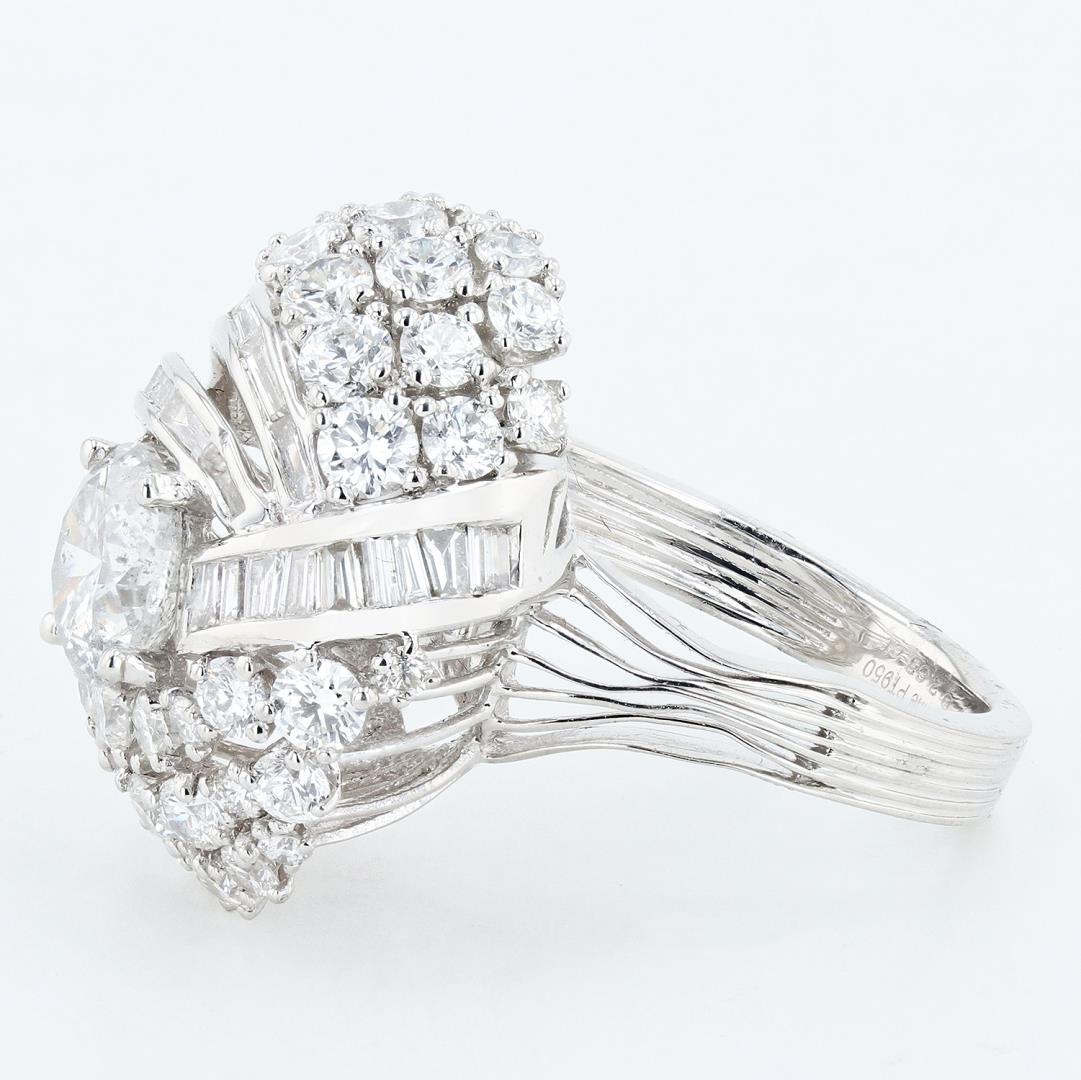 1.51 ctw F COLOR CENTER Diamond Platinum Ring (4.14 ctw Diamonds)
