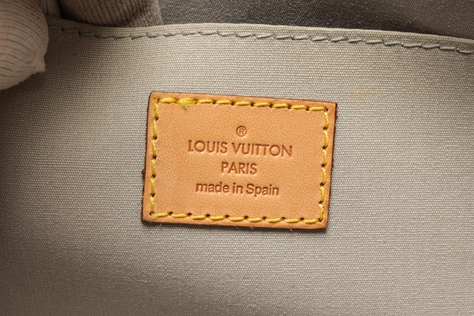 Louis Vuitton Beige Leather Roxbury Drive Shoulder Bag