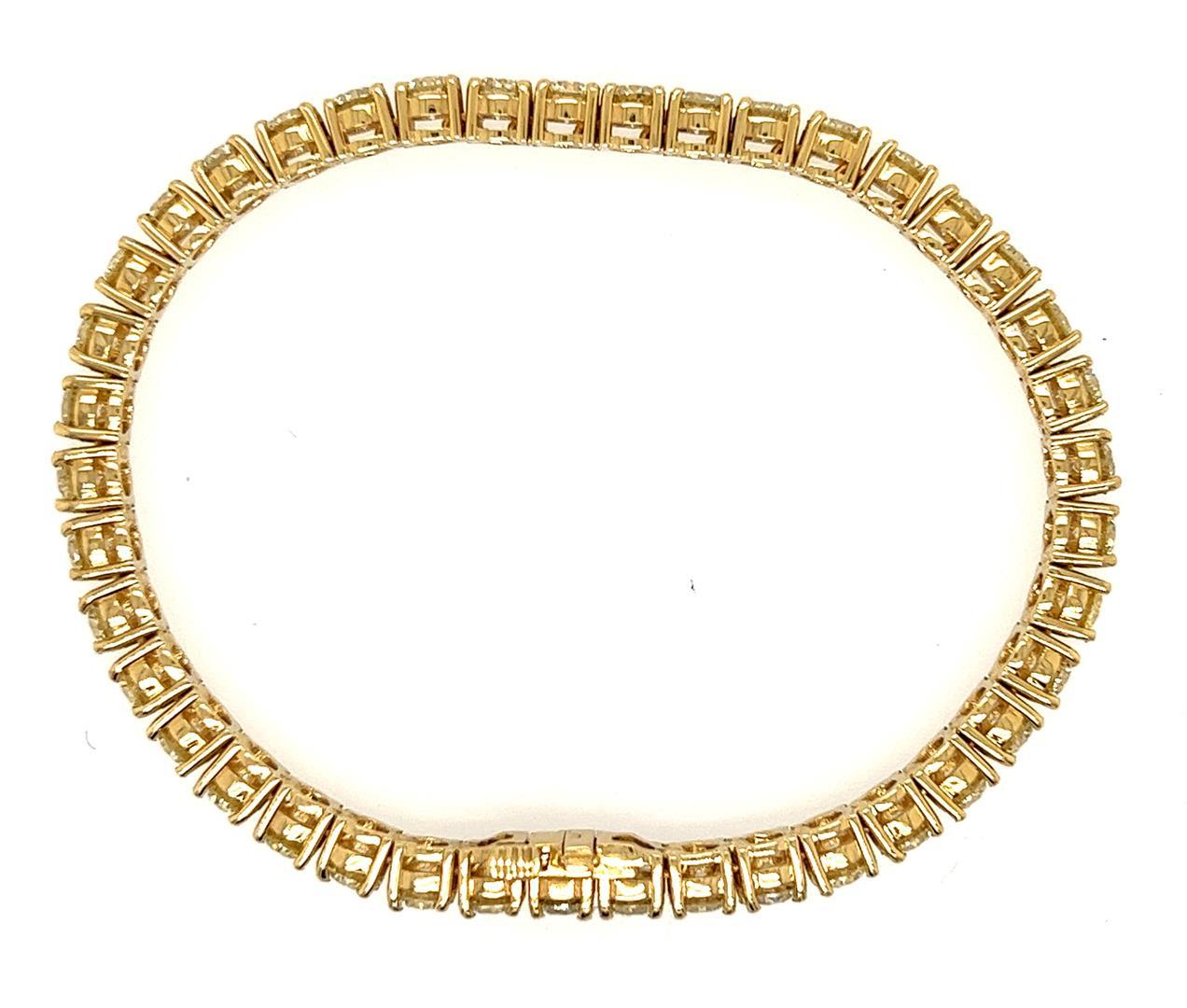 9.55 ctw Diamond Tennis Bracelet - 14KT Yellow Gold