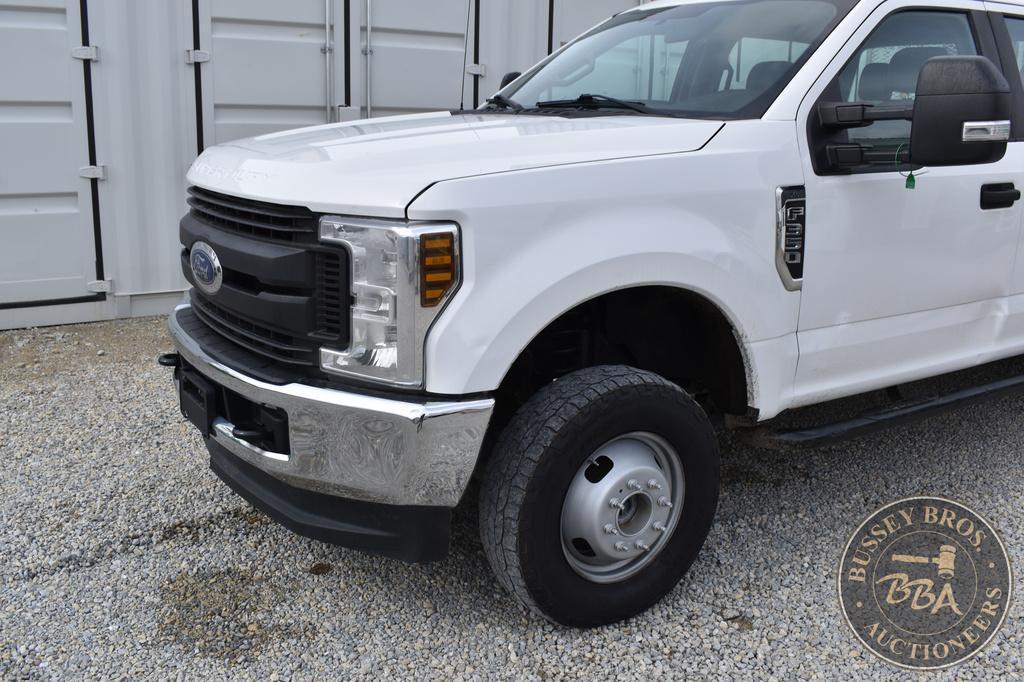 2019 FORD F350 26081