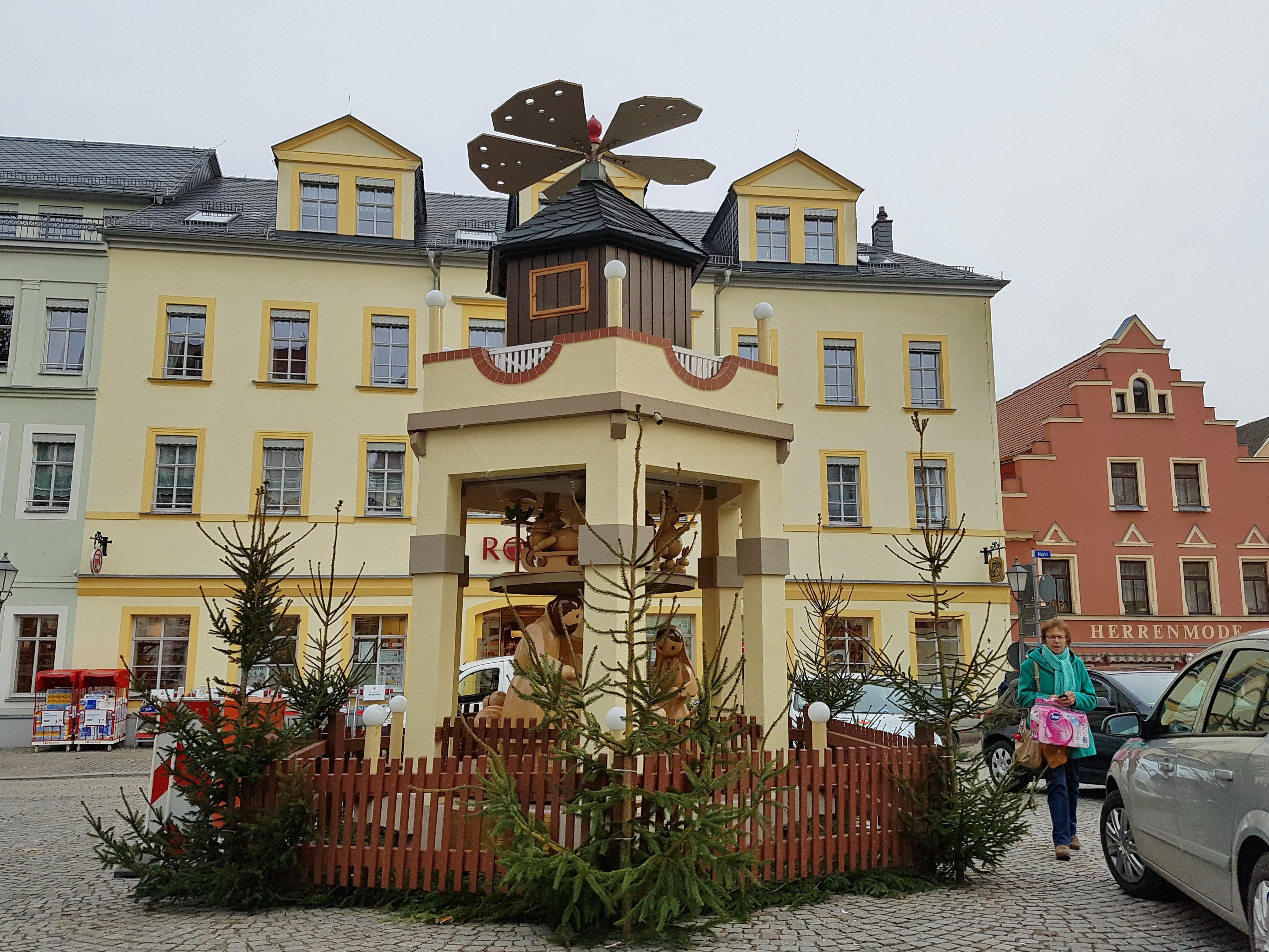 FREEHOLD MULTI APARTMENT BLOCK IN THE HISTORIC TOWN OF HAINICHEN, GERMANY