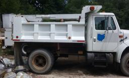 1991  4700-International DUMP TRUCK WITH HOOKUP FOR PLOW