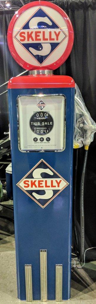 Skelly Gas Pump