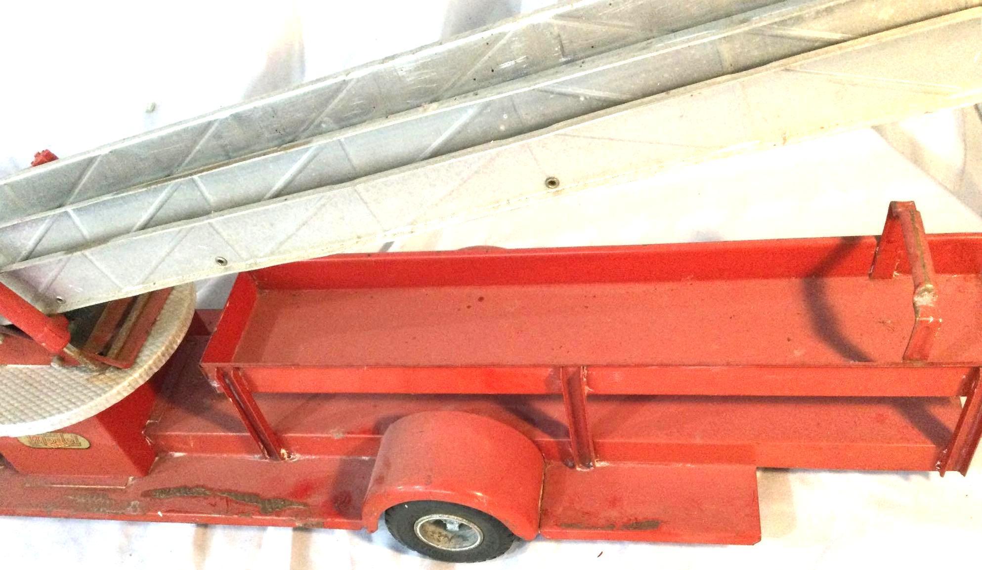 Doepke Model Toys Rossmoyne Fire Truck With Ladder