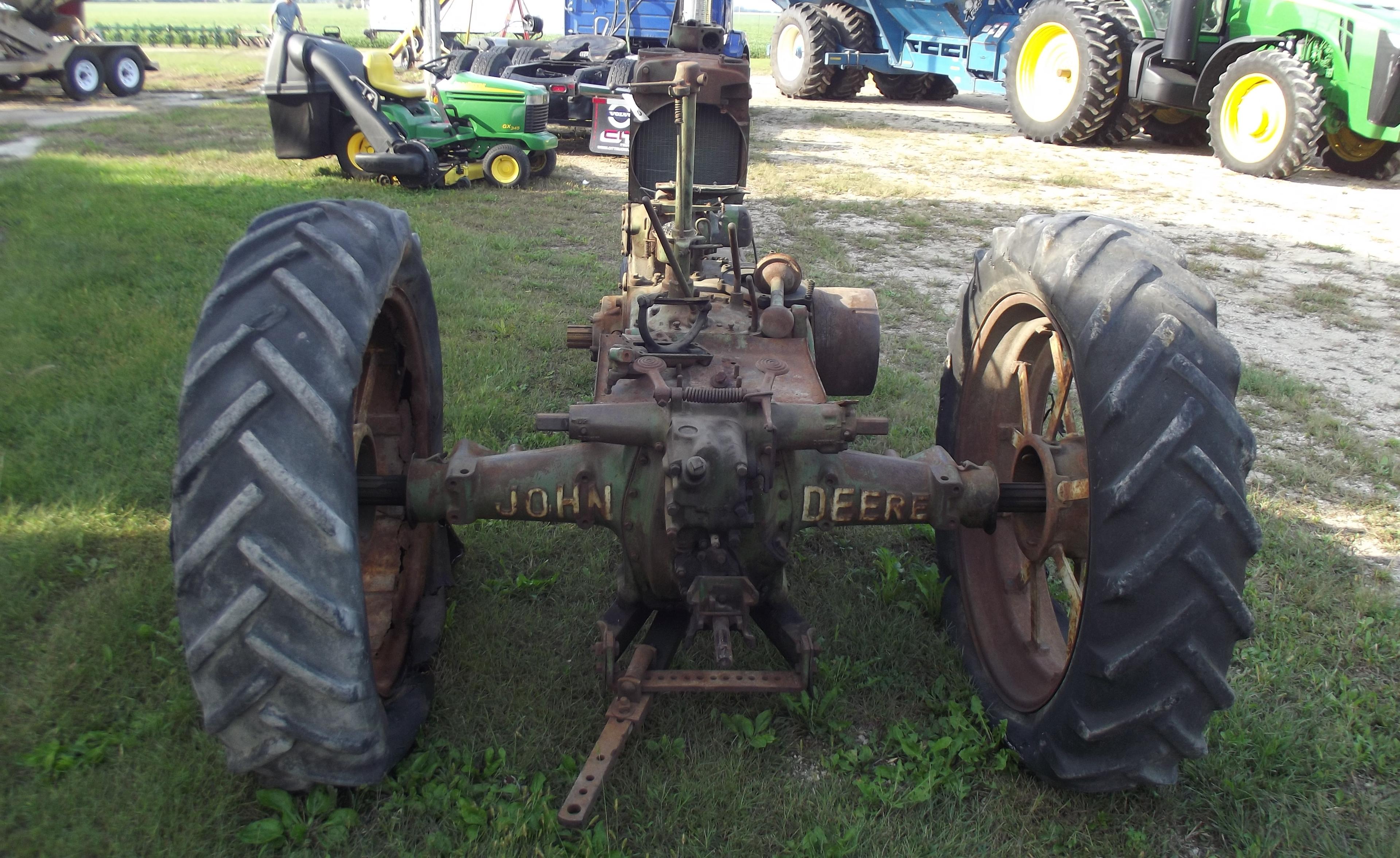 1935 JD A - Parts tractor
