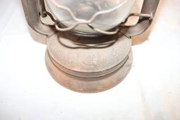 Antique railroad lantern (Nier)