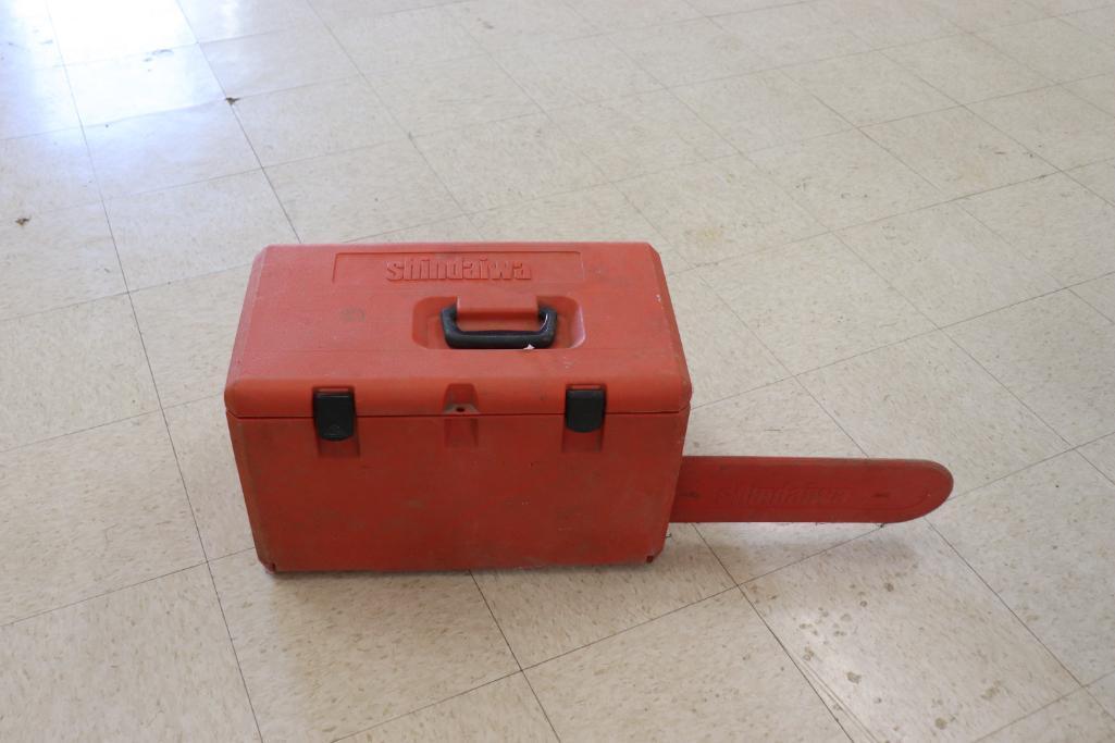 Shindaiwa 488 Professional Gas Powered Chainsaw with case