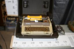 Smith-Corona Coronamatic 2500 Electronic Typewriter with Storage Case Powers on