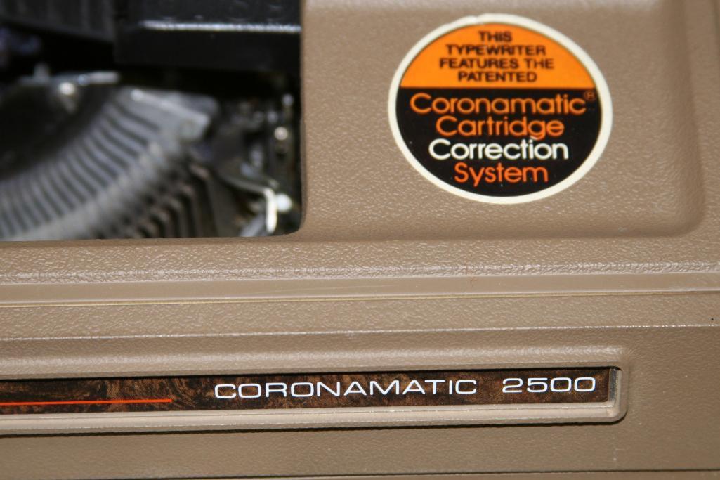 Smith-Corona Coronamatic 2500 Electronic Typewriter with Storage Case Powers on