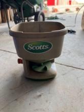 Scotts hand fertilizer spreader
