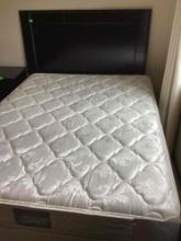 queen size bed with mattress