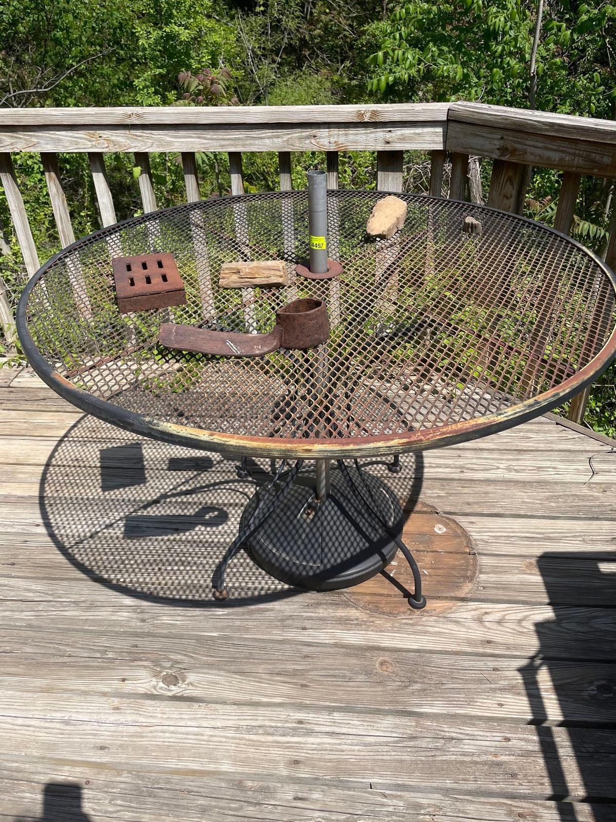 outdoor metal table