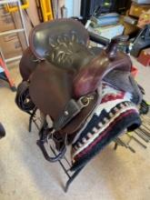Tucker saddle and saddle blanket