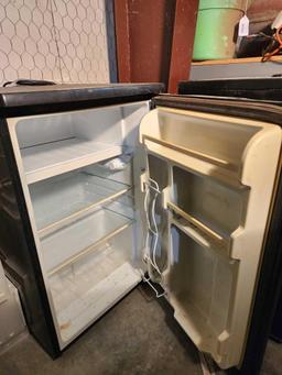 Small Frigidaire apartment refrigerator. Used, runs.