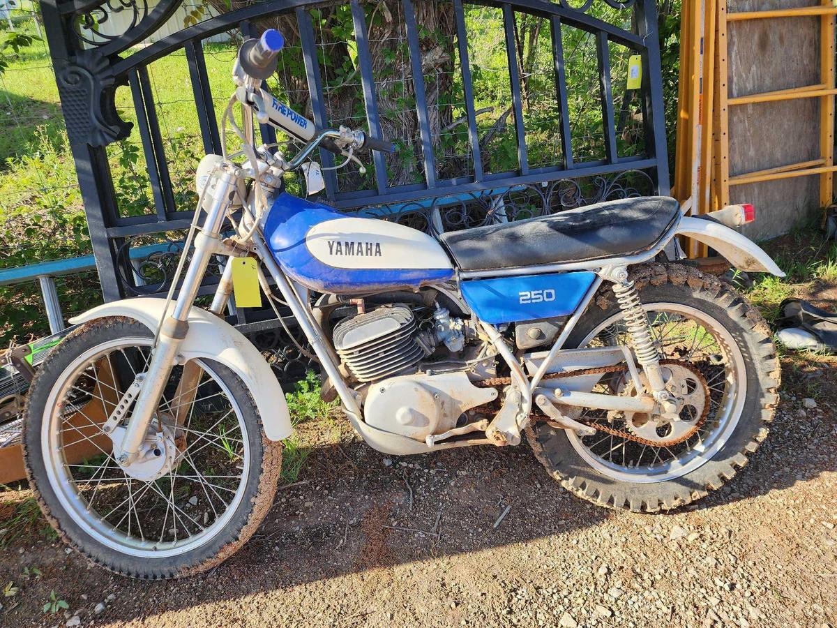 250 Yamaha dirt bike. MFG 8/75... Used, needs work.