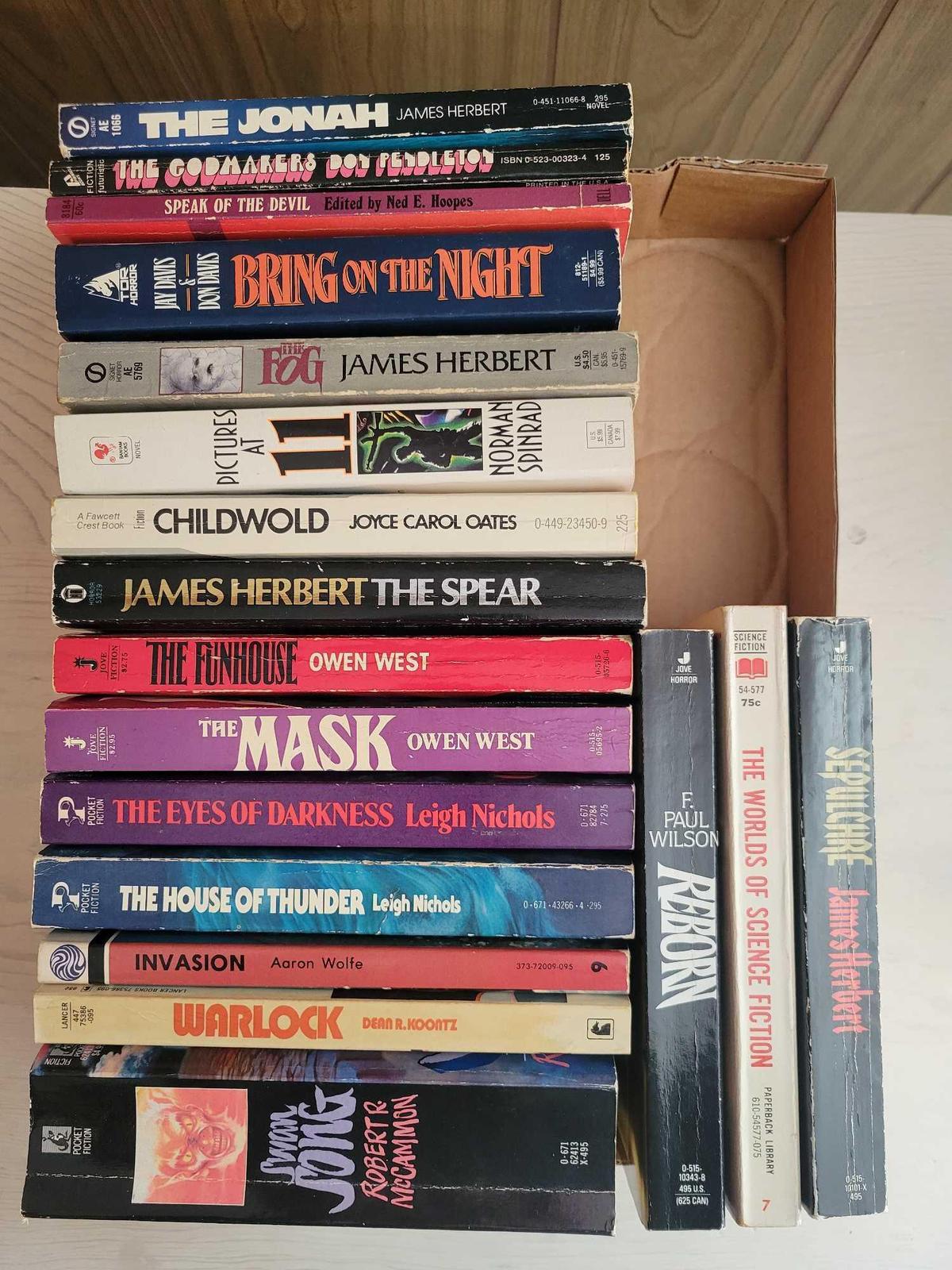 (18) Vintage Horror and Science Fiction Paperback Books