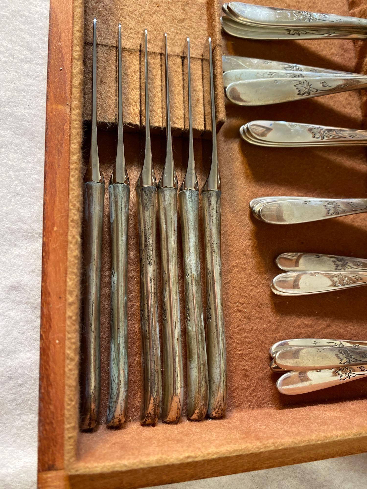 Vintage Reed & Barton Sterling Silver Set With Wavercrest Steak Knives