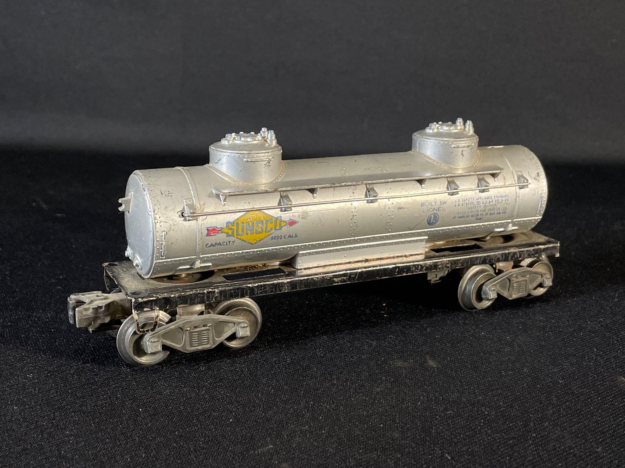 Lionel #2026 Steam Engine & 6466W Whistle Tender w/ tracks & other cars