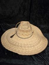 Straw sun hat with stampede string