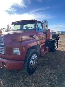 1988 Ford F-700 Diesel Truck with 6 cylinder 7.8L Engine