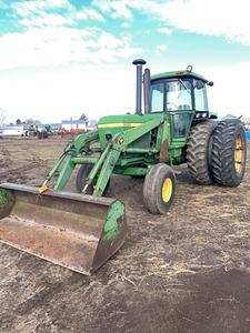 John Deere 4430 2wd Tractor with JD 158 Loader