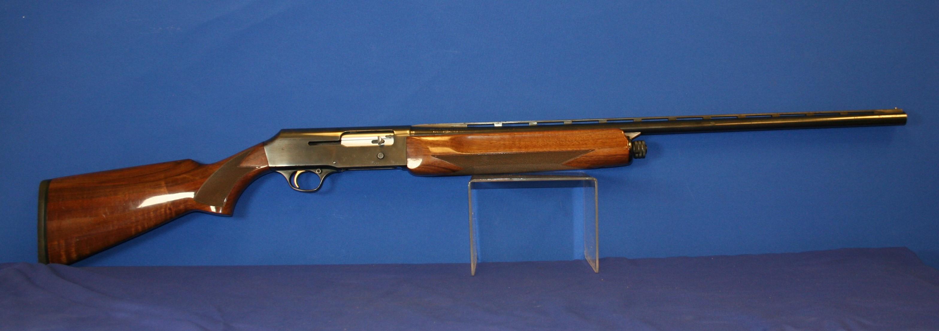 Browning B80 Semi-Auto 20 Gauge Shotgun. 27" Barrel SN# 431PX02401