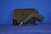 Glock 19 Gen 2 9 mm, 4" Barrel. No Mags. In Good Condition. SN# GP244US. OK for Sale in California.