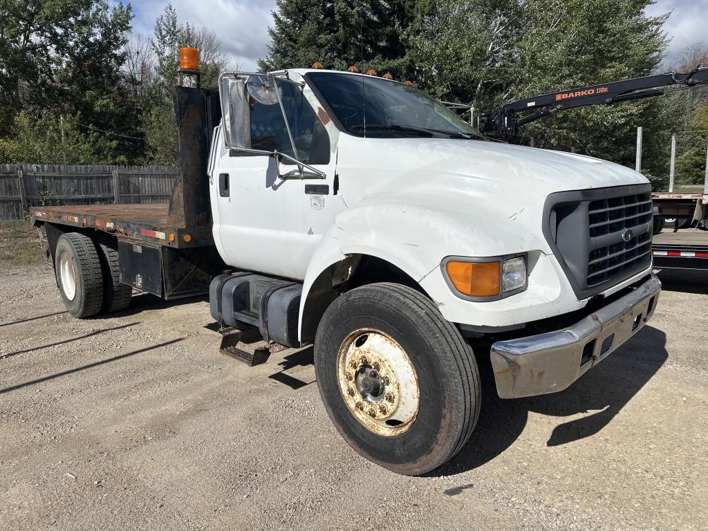 2000 Ford F750 Flatbed