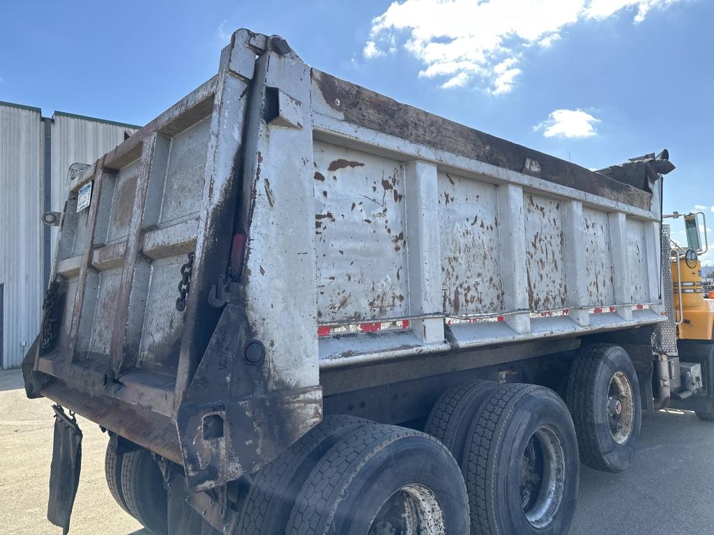 1996 Mack Rd688s Tri Axle Dump Truck