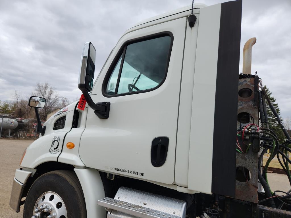 2013 Freightliner Day Cab