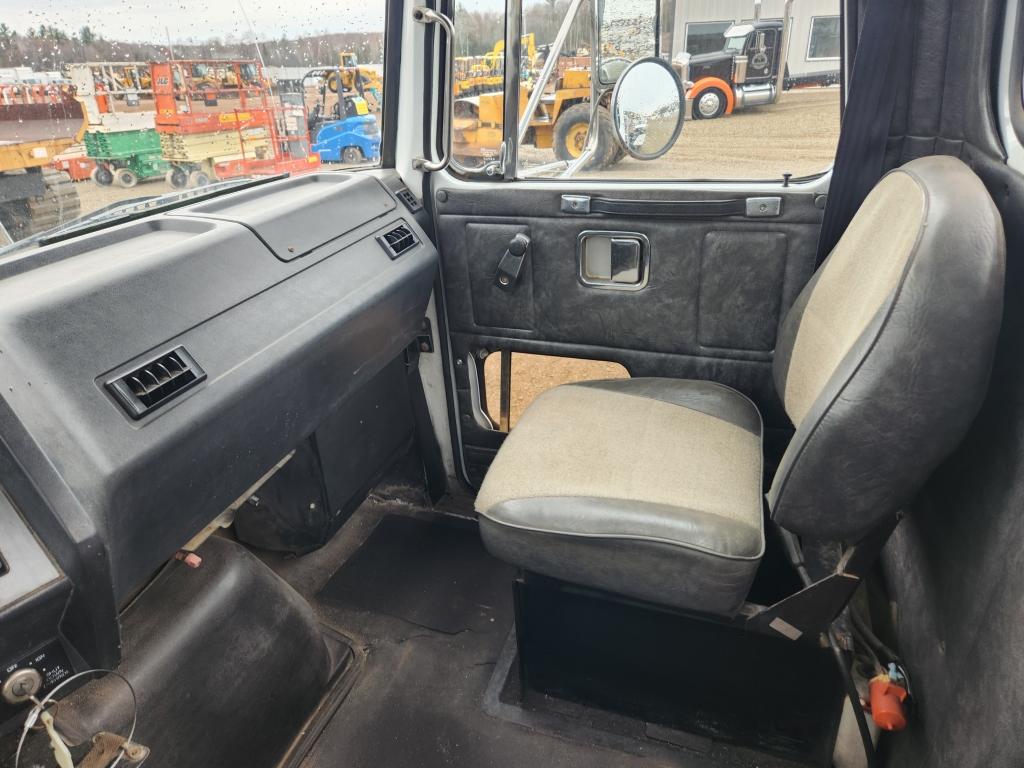 1990 White Gmc Wg64 Cab And Chassis Hook Truck