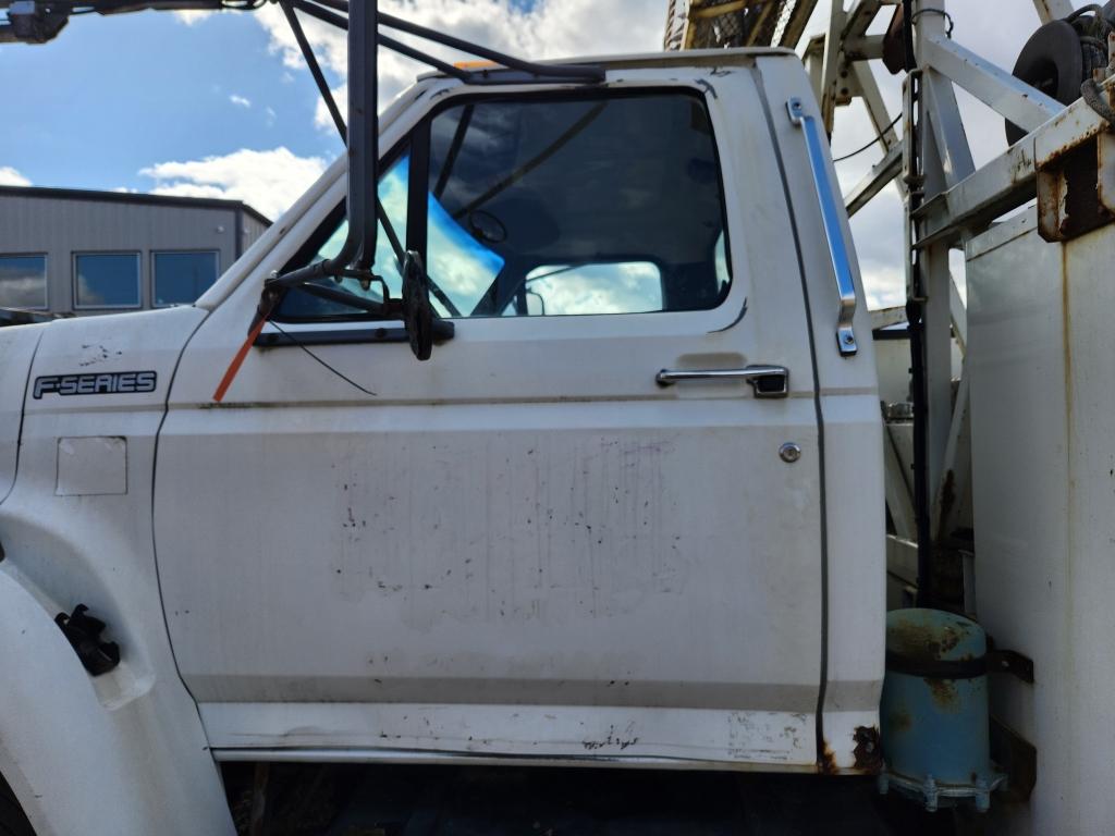 1998 Ford F800 T40 Cable Placer Bucket Truck