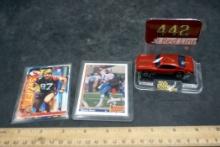 Racing Champions Car On Stand & 2 Cards - T. Swift & Warren Moon