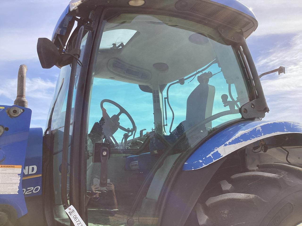 New Holland T6020 Tractor w/ NH 840TL Loader