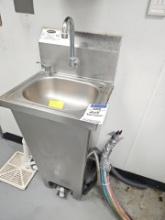 Krowne stainless steel hand sink with foot pedal 16" x 34.5"