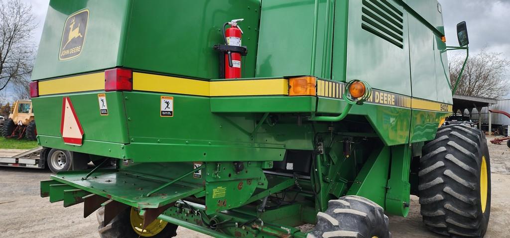 1996 John Deere 9400 Combine (RIDE AND DRIVE) (SHARP) (ONE OWNER)