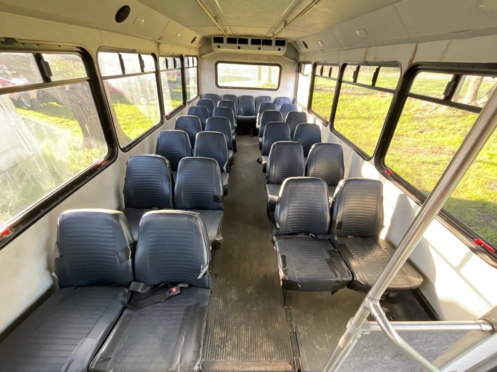 Ford F-650 School Bus (RUNS)(TITLE DELAY)