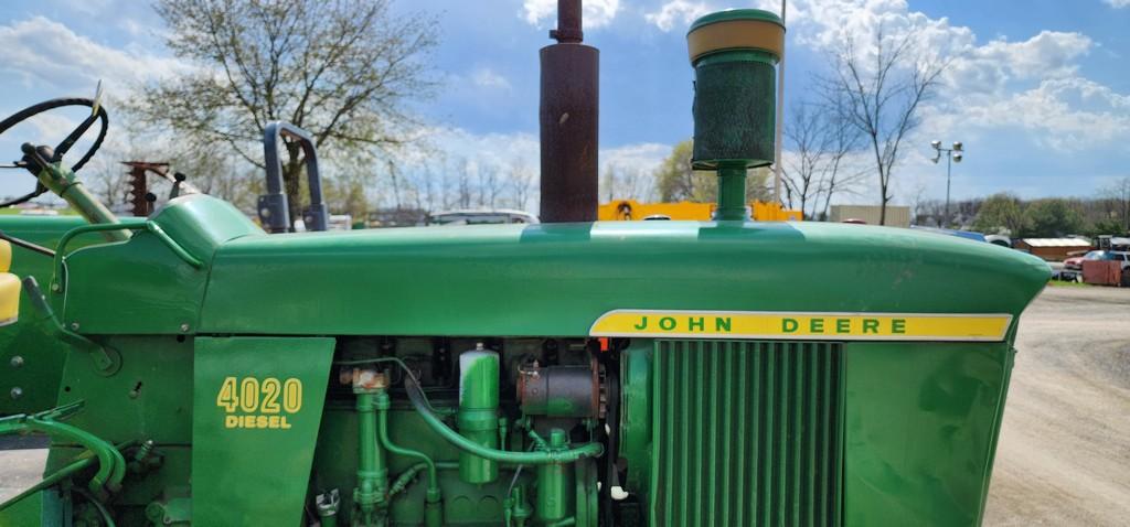 John Deere 4020 Tractor (RUNS)(AS IS)