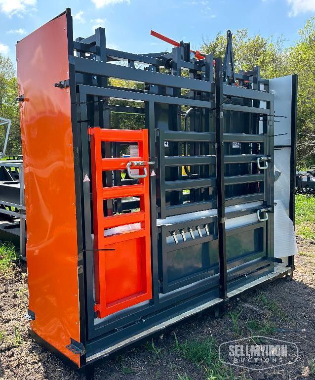 Unused TMG Industrial TMG-CSC11 10ft Squeeze Cattle Work Chute & Scale [YARD 2]