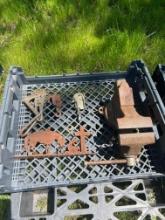 Miscellaneous lot of shop, Vice and fence stretchers