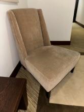 30"�W x 32"�D x 40"�H DÃ©cor Fabric Chair