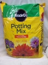 Miracle-Gro Potting Mix 1cubic ft