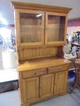 Beautiful Solid Oak 2 Pc. Hutch w/Glass Doors and Shelf