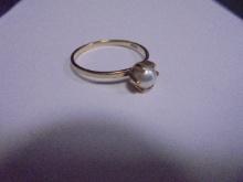 Ladies 10k Gold & Pearl Ring