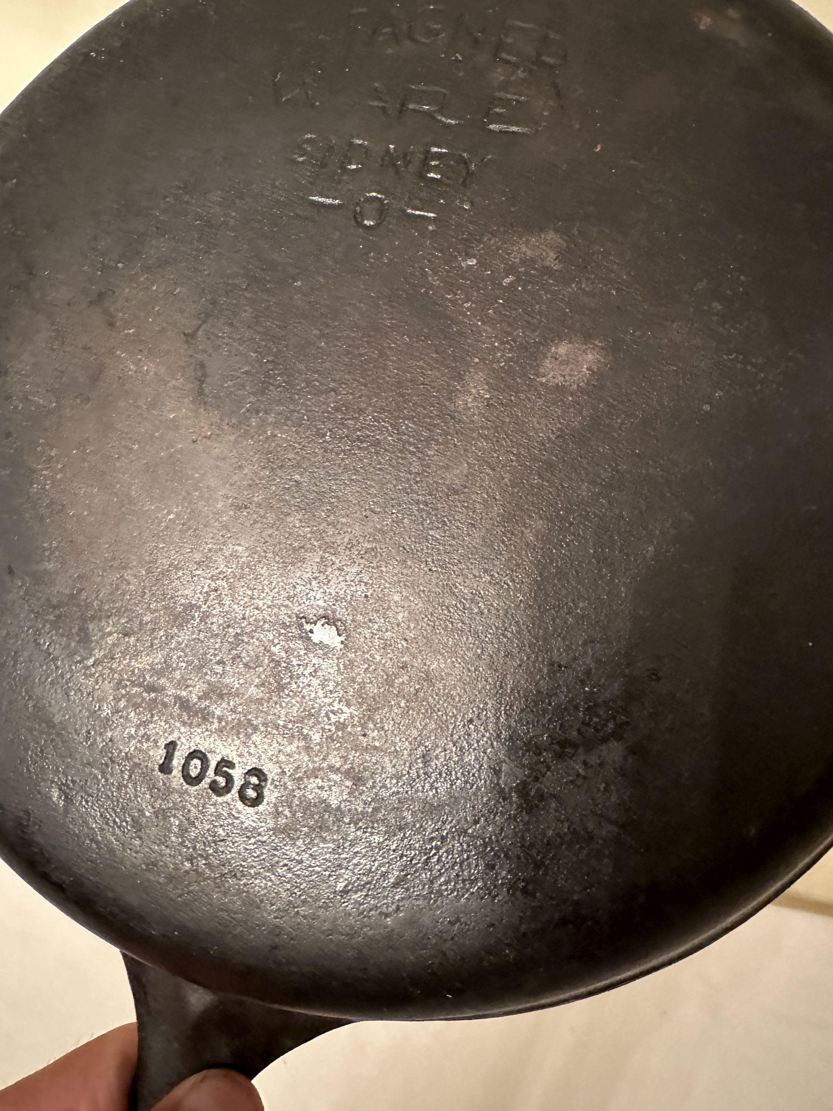 WAGNER WARE Sidney 1058 Cast Iron Pan