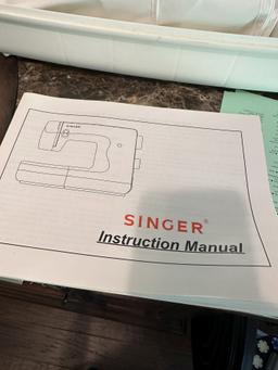 SINGER Scholastic Sewing Machine in Case